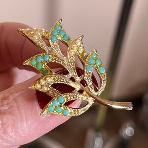 Vintage 1940's -1950's Retro Art Deco Turquoise pearl Gold leaf Mobwife Brooch